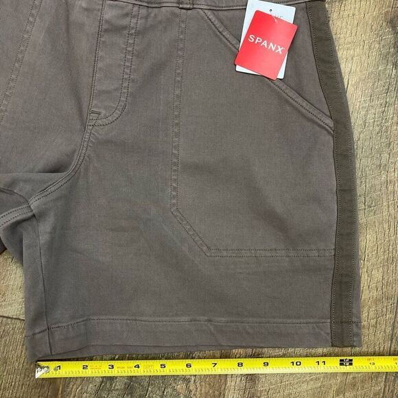 SPANX Stretch Twill 6” Shorts in Smoke Pull On Mid Rise Tummy Shaping Short sz L - Picture 9 of 11